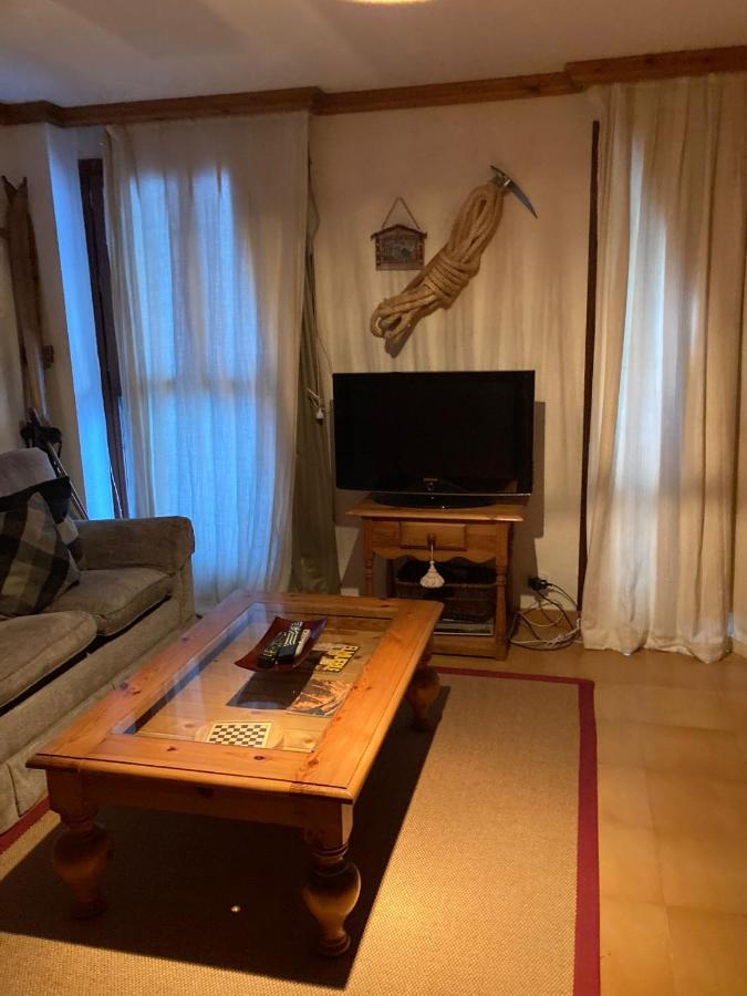 Acogedor Apartamento En Астун Екстериор снимка